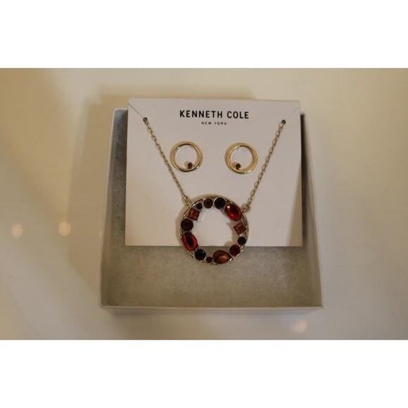 New Kenneth Cole NY Jewelry Necklace Set - Picture 3 of 5